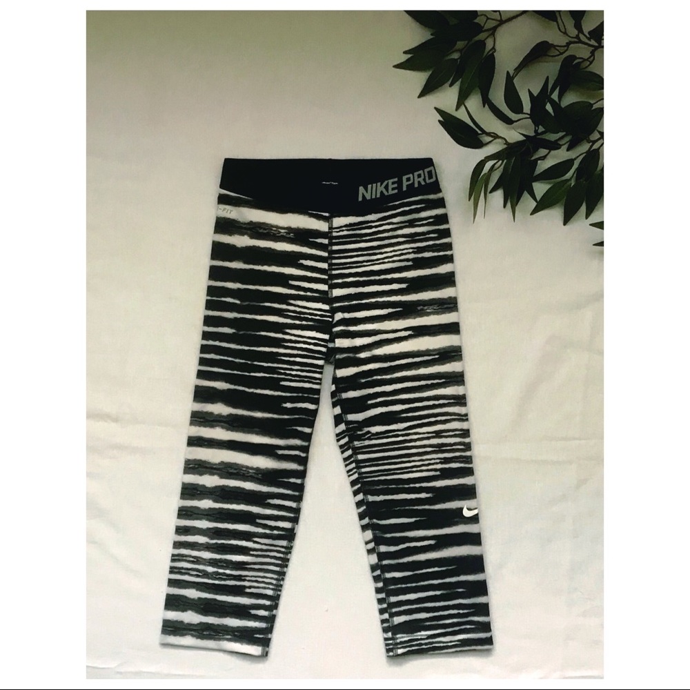 Nike Pro Women’s Capris